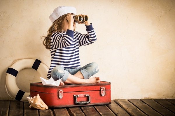 Пакуем чемоданы: что взять с собой в поездку с грудничком — список
