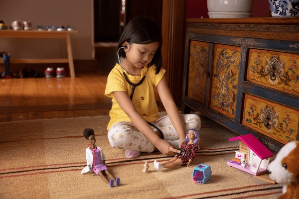 Игра в куклы помогает аутичным детям развивать социальные навыки
