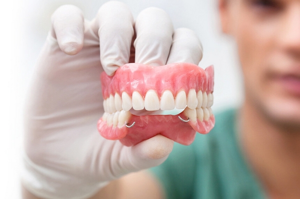 Протезирование зубов: особенности подготовки