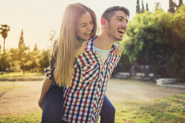 Как мы выбираем партнера и сколько живет любовь на самом деле: 15 медицинских фактов об отношениях