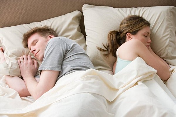 По каким причинам девушке может сниться бывший муж, объяснили психологи