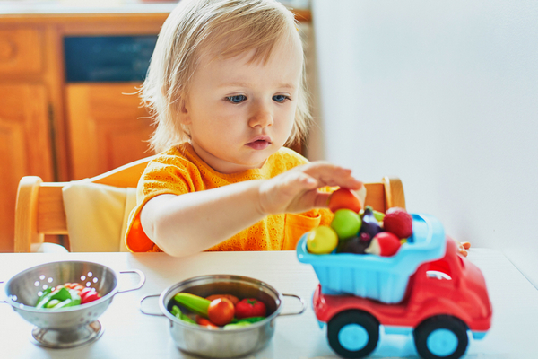 Развиваем пальчики: Три (3) простых и бюджетных игры для развития мелкой моторики у малышей