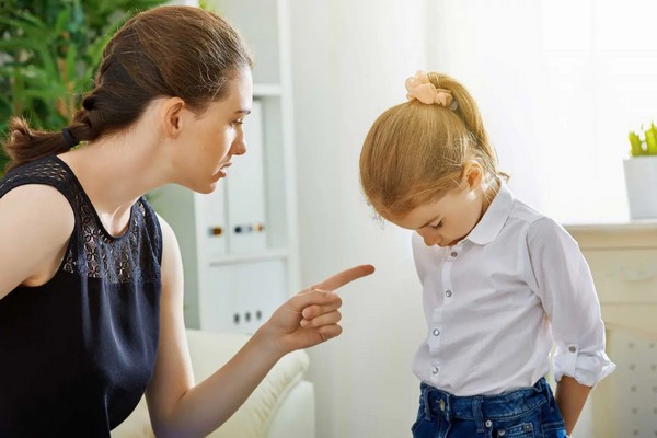 "Я не хочу!": 5 фраз, которые стоит сказать ребенку вместо &...