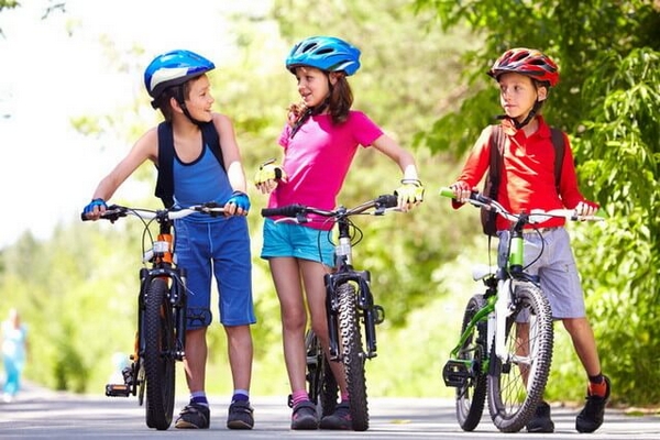 Выбор детского шлема для езды на велосипеде